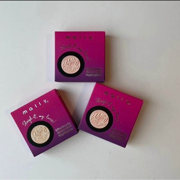 Mally Beauty Sleigh It Effortlessly Airbrushed Highlighter Trio Brand New - Picture 3 of 8